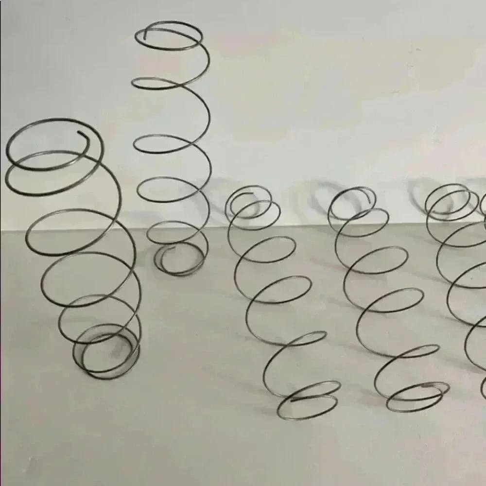 Upholstery Springs for crafts or gardens - Picture 2 of 12